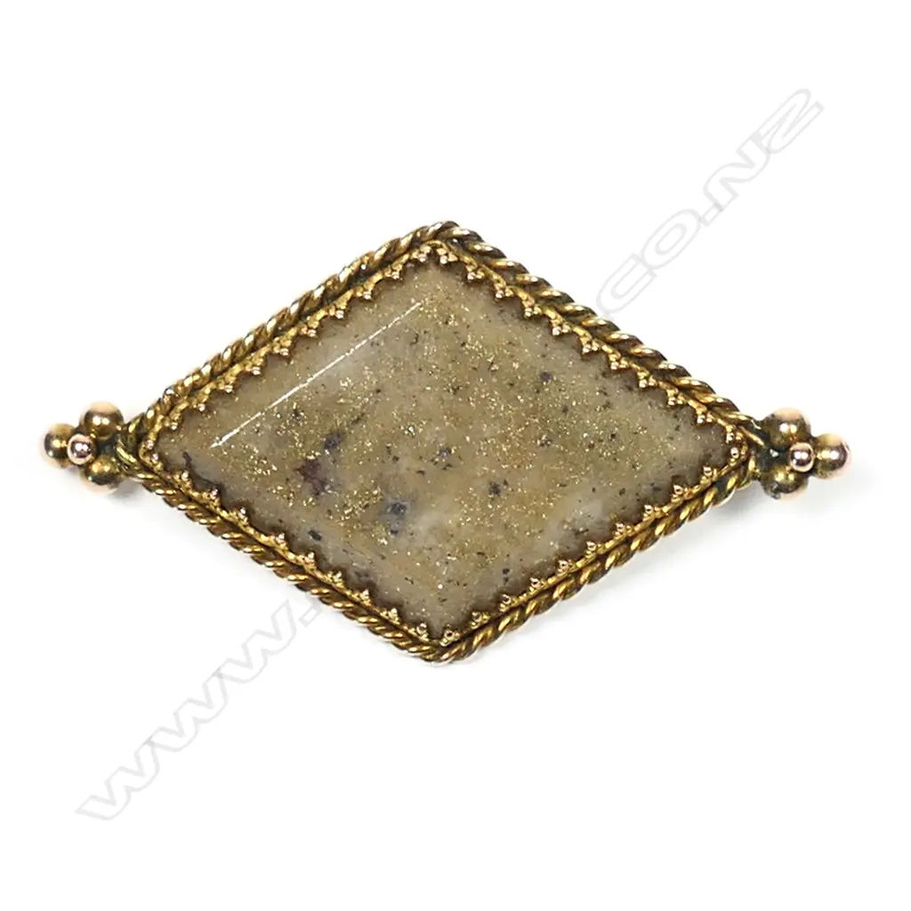 A. P. Buick 9ct gold and gold bearing quartz brooch, Image 1++